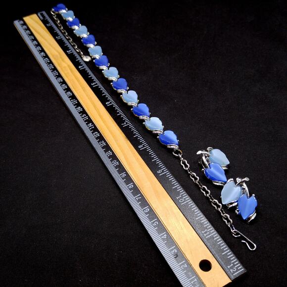 1960s Blue Lucite Leaf Necklace & Clip On Earrings Set Silver Tone Vintage - Picture 9 of 10